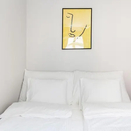 3 Bedroom At The Heart Of Gruenerlokka Apartment
