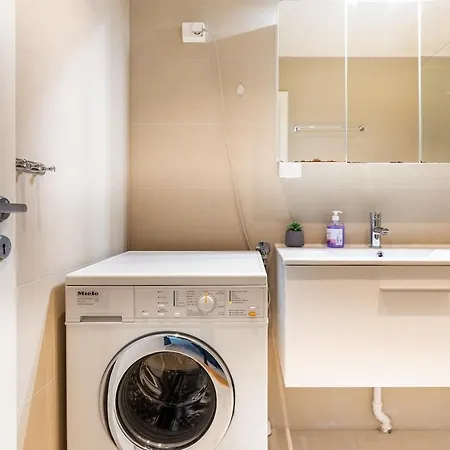 Apartment 3 Bedroom At The Heart Of Gruenerlokka