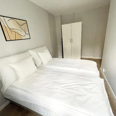 Apartment 3 Bedroom At The Heart Of Gruenerlokka *